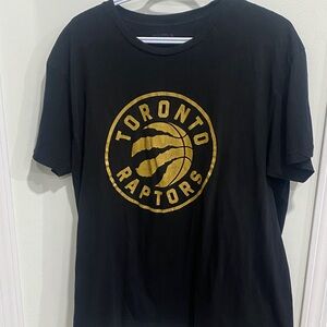 (2) Toronto Raptors T-Shirt